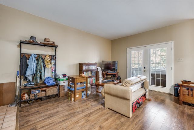 2506 Wedglea Drive 101, Dallas, TX 75211