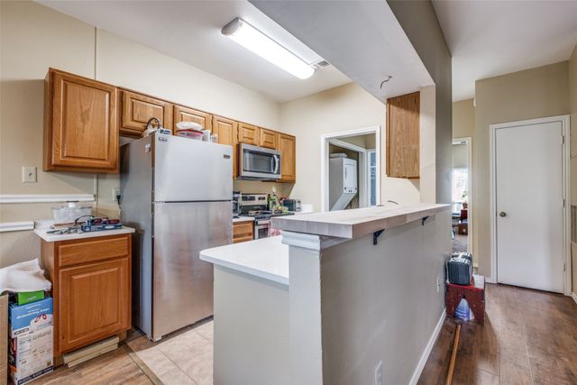 2506 Wedglea Drive 101, Dallas, TX 75211