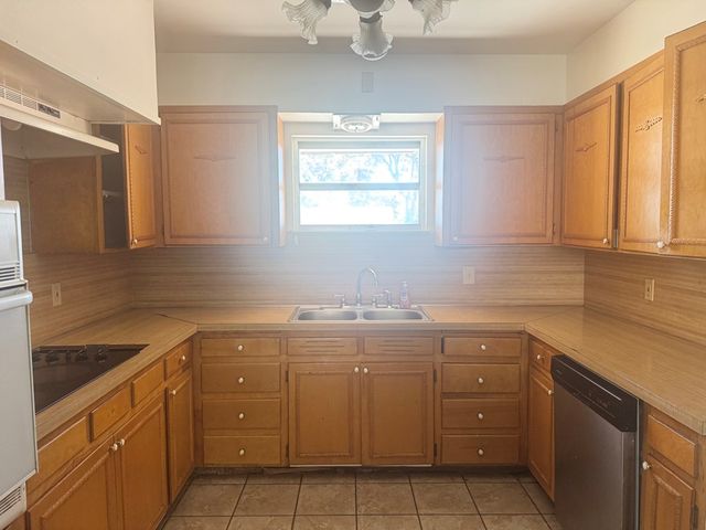 2464 Oxford Ave, San Angelo, TX 76904