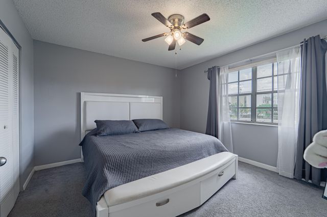 433 SW 86th Avenue 208, Pembroke Pines, FL 33025