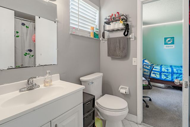 433 SW 86th Avenue 208, Pembroke Pines, FL 33025