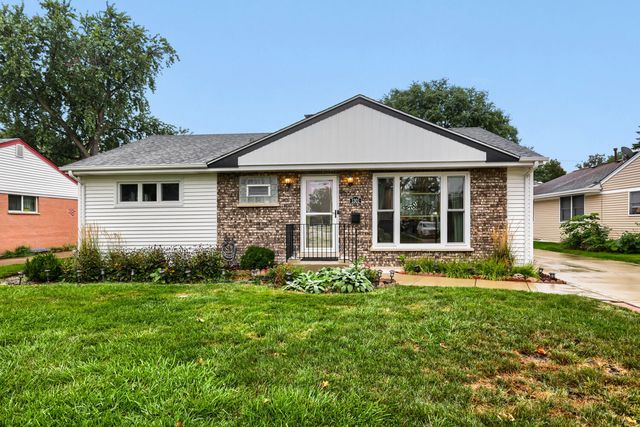 1301 S 2nd Avenue, Des Plaines, IL 60018