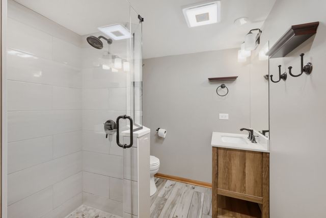 1301 S 2nd Avenue, Des Plaines, IL 60018