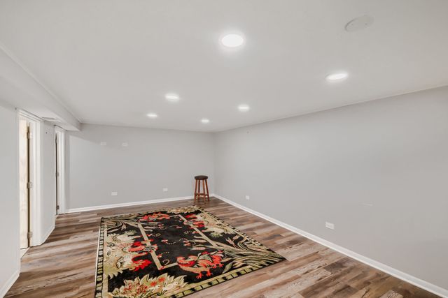 1301 S 2nd Avenue, Des Plaines, IL 60018