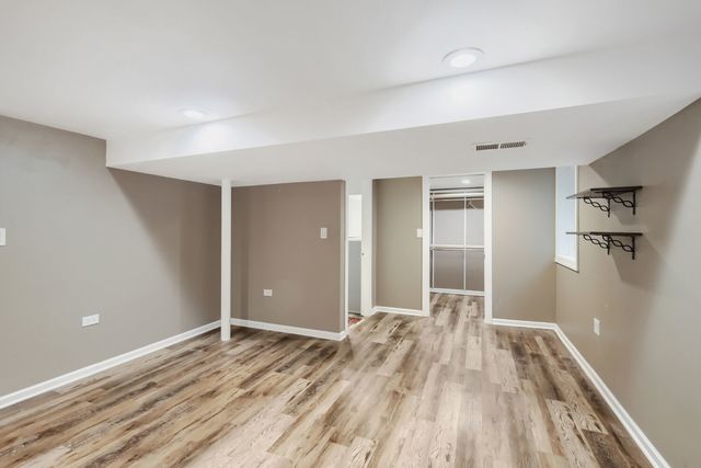 1301 S 2nd Avenue, Des Plaines, IL 60018