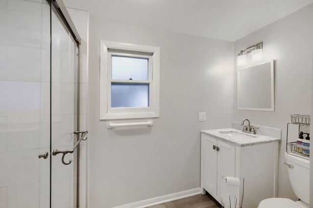 1301 S 2nd Avenue, Des Plaines, IL 60018