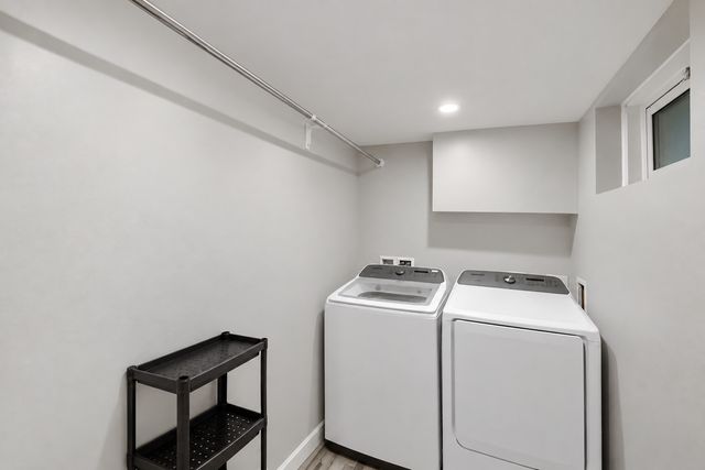 1301 S 2nd Avenue, Des Plaines, IL 60018