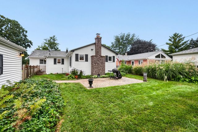 1301 S 2nd Avenue, Des Plaines, IL 60018