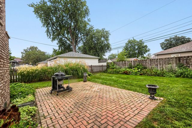 1301 S 2nd Avenue, Des Plaines, IL 60018