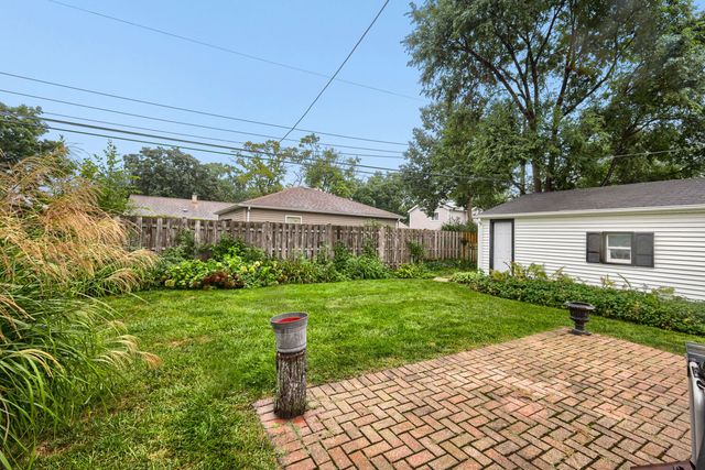 1301 S 2nd Avenue, Des Plaines, IL 60018