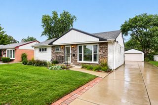 1301 S 2nd Avenue, Des Plaines, IL 60018