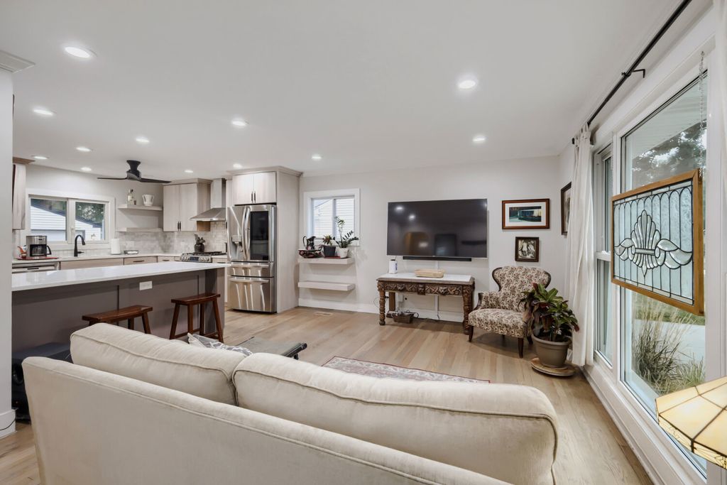 1301 S 2nd Avenue, Des Plaines, IL 60018 — photo 5