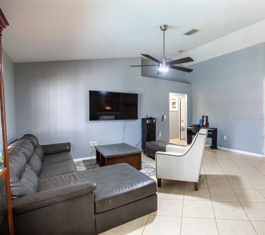Image 4 of property listing at 4252 DONATELLO AVENUE, North Port, FL 34286