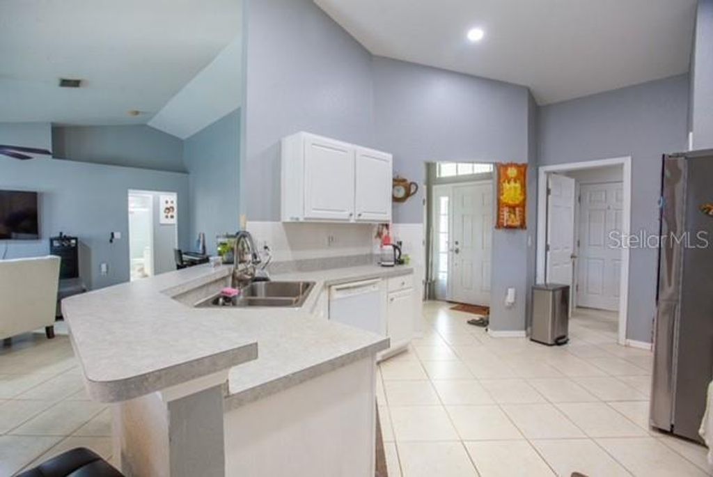 Image 8 of property listing at 4252 DONATELLO AVENUE, North Port, FL 34286