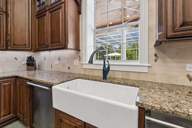 32641 BLUEBERRY HILL WAY, Dade City, FL 33523