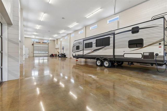 32641 BLUEBERRY HILL WAY, Dade City, FL 33523