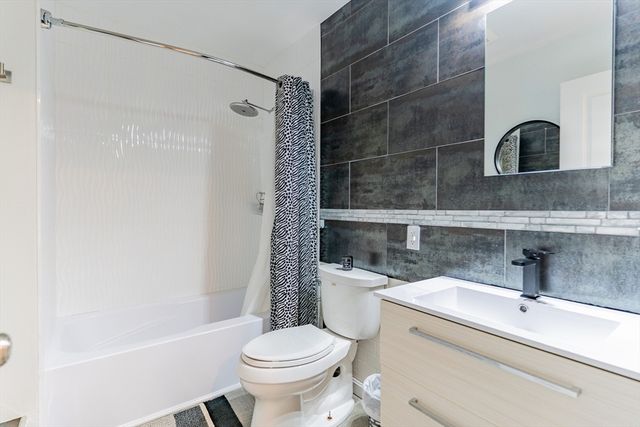 453 E 8th St, Boston, MA 02127