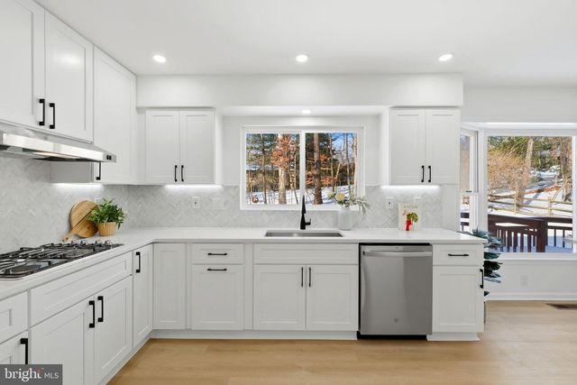 14990 DUFIEF DR, Gaithersburg, MD 20878