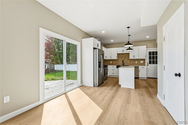 8252 Dampier Circle, Clay, NY 13090