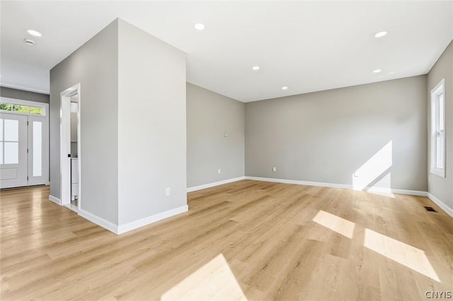 8252 Dampier Circle, Clay, NY 13090