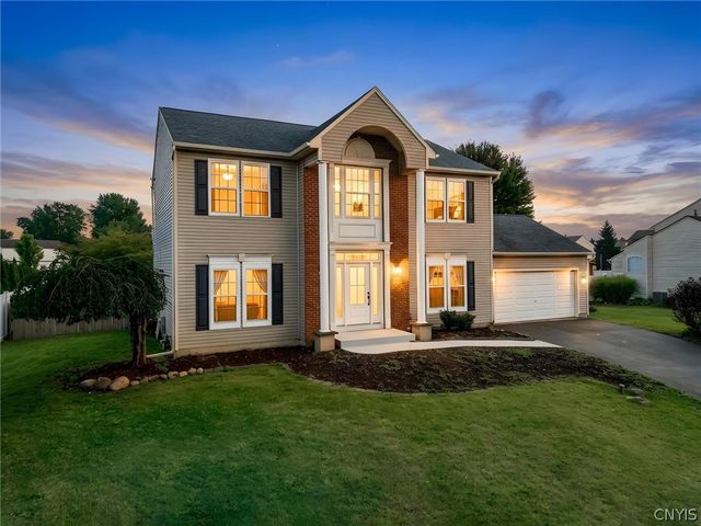 8252 Dampier Circle, Clay, NY 13090
