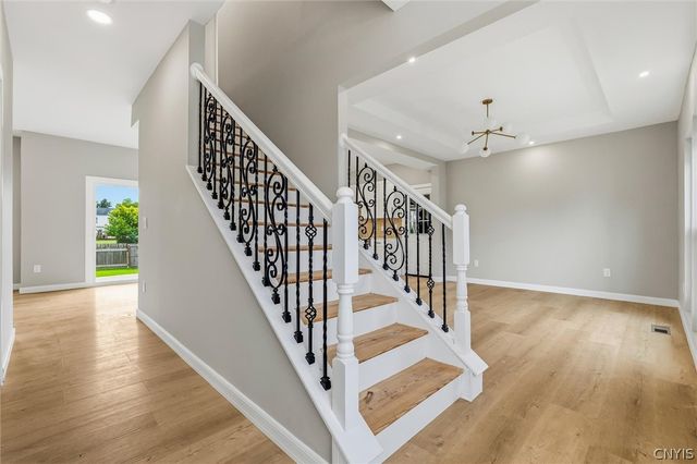 8252 Dampier Circle, Clay, NY 13090