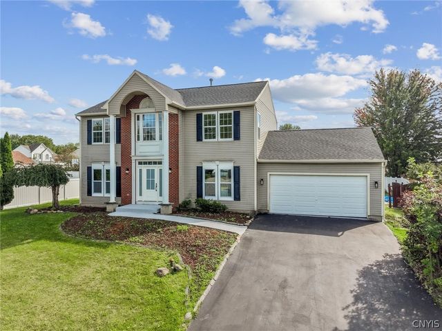 8252 Dampier Circle, Clay, NY 13090