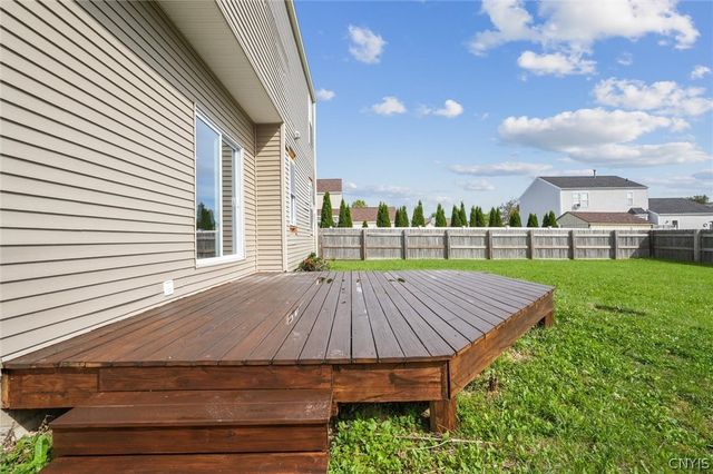 8252 Dampier Circle, Clay, NY 13090