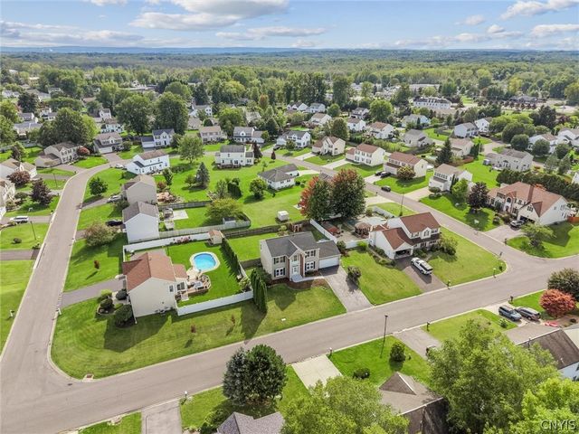 8252 Dampier Circle, Clay, NY 13090