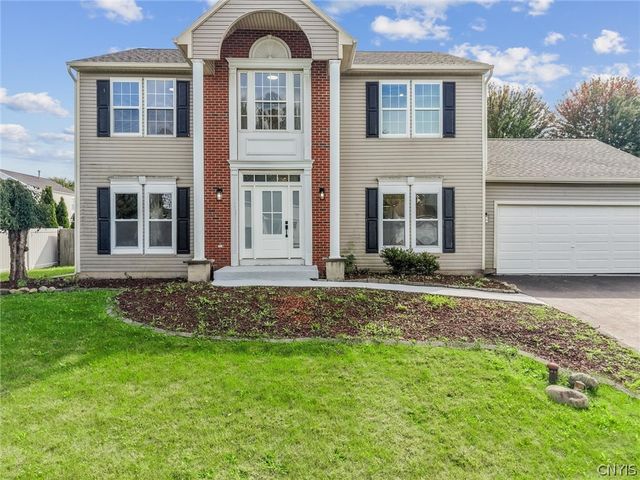 8252 Dampier Circle, Clay, NY 13090