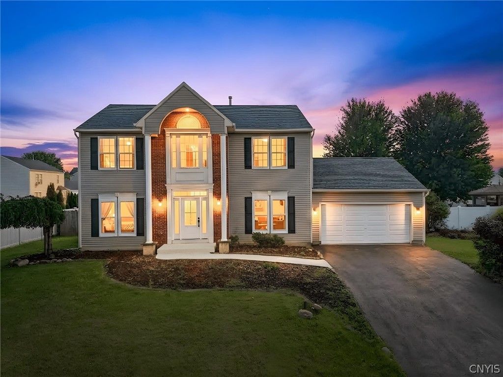 8252 Dampier Circle, Clay, NY 13090