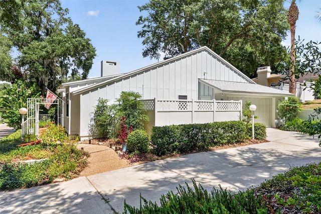 21 TOWNHILL DRIVE, Eustis, FL 32726