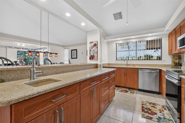 21 TOWNHILL DRIVE, Eustis, FL 32726