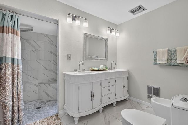 21 TOWNHILL DRIVE, Eustis, FL 32726