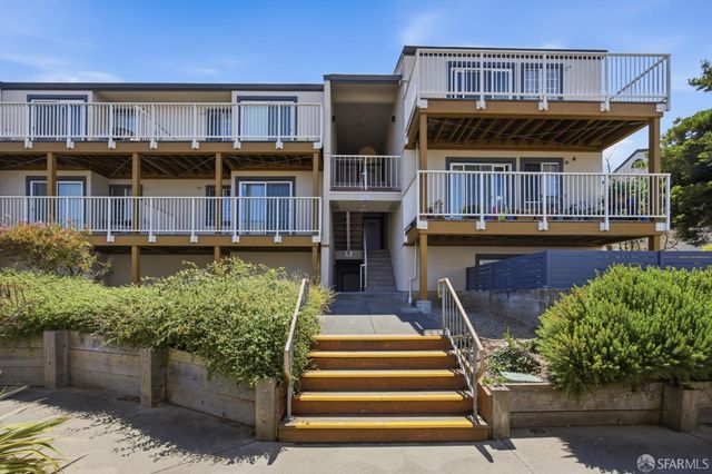 1004 San Antonio Circle 109, Daly City, CA 94014