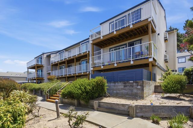 1004 San Antonio Circle 109, Daly City, CA 94014