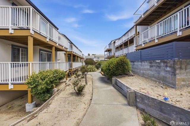 1004 San Antonio Circle 109, Daly City, CA 94014