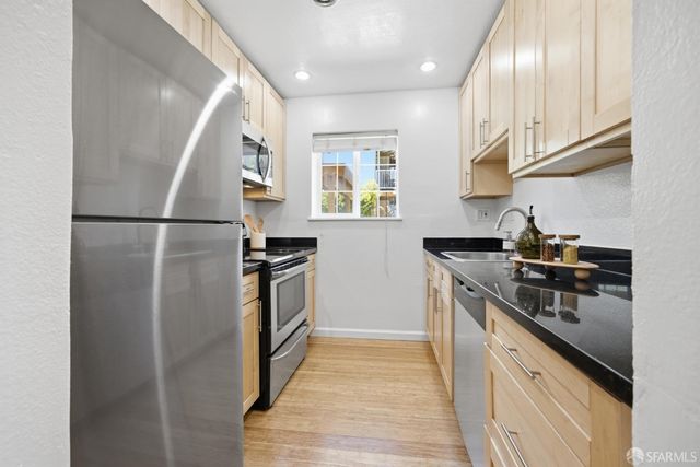 1004 San Antonio Circle 109, Daly City, CA 94014