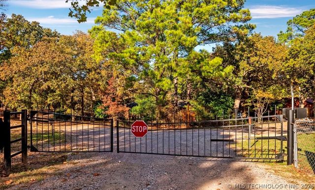 5094 Tower Drive, Kingston, OK 73439