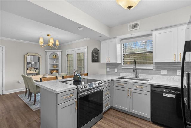 210 Pinehills Dr., Hattiesburg, MS 39402