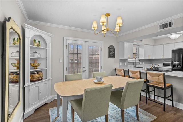 210 Pinehills Dr., Hattiesburg, MS 39402