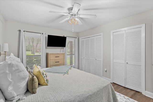 210 Pinehills Dr., Hattiesburg, MS 39402