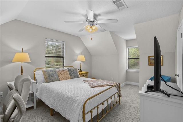 210 Pinehills Dr., Hattiesburg, MS 39402