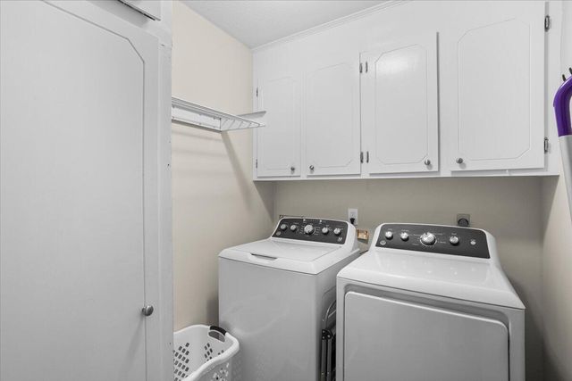 210 Pinehills Dr., Hattiesburg, MS 39402