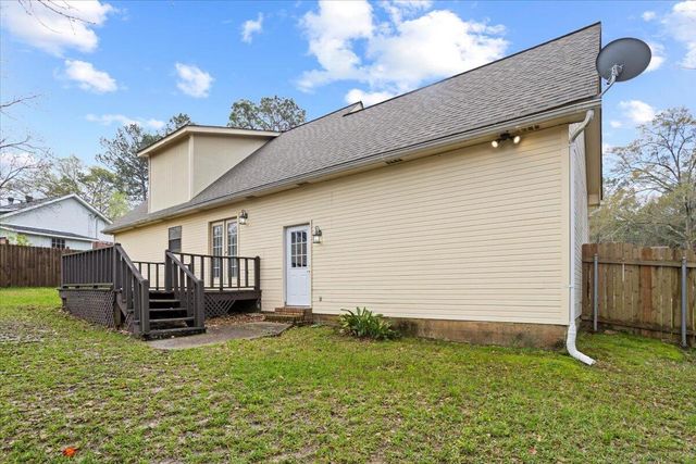 210 Pinehills Dr., Hattiesburg, MS 39402