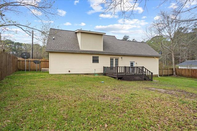 210 Pinehills Dr., Hattiesburg, MS 39402