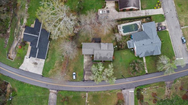 210 Pinehills Dr., Hattiesburg, MS 39402