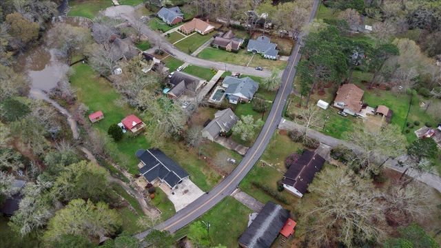 210 Pinehills Dr., Hattiesburg, MS 39402