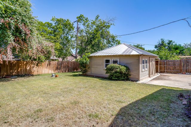3951 Meadowbrook Drive, Fort Worth, TX 76103