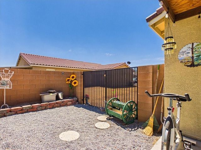 3806 East Gunnison Avenue, Pahrump, NV 89061